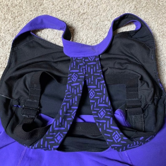 Lucy Athletic Top w/built-in shelf bra - Picture 6 of 6
